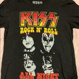 Cute fitted KISS T-shirt